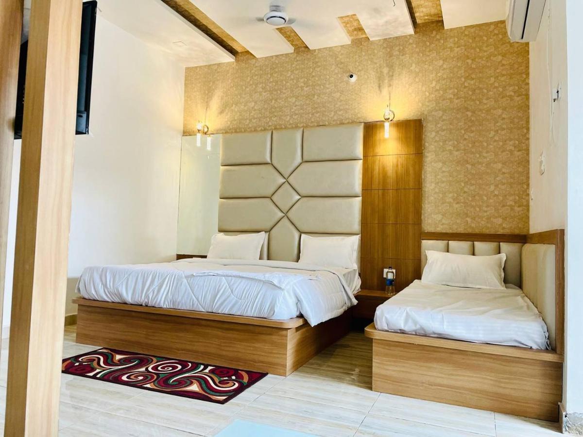 Hotel B P Emerald Mathura Zewnętrze zdjęcie