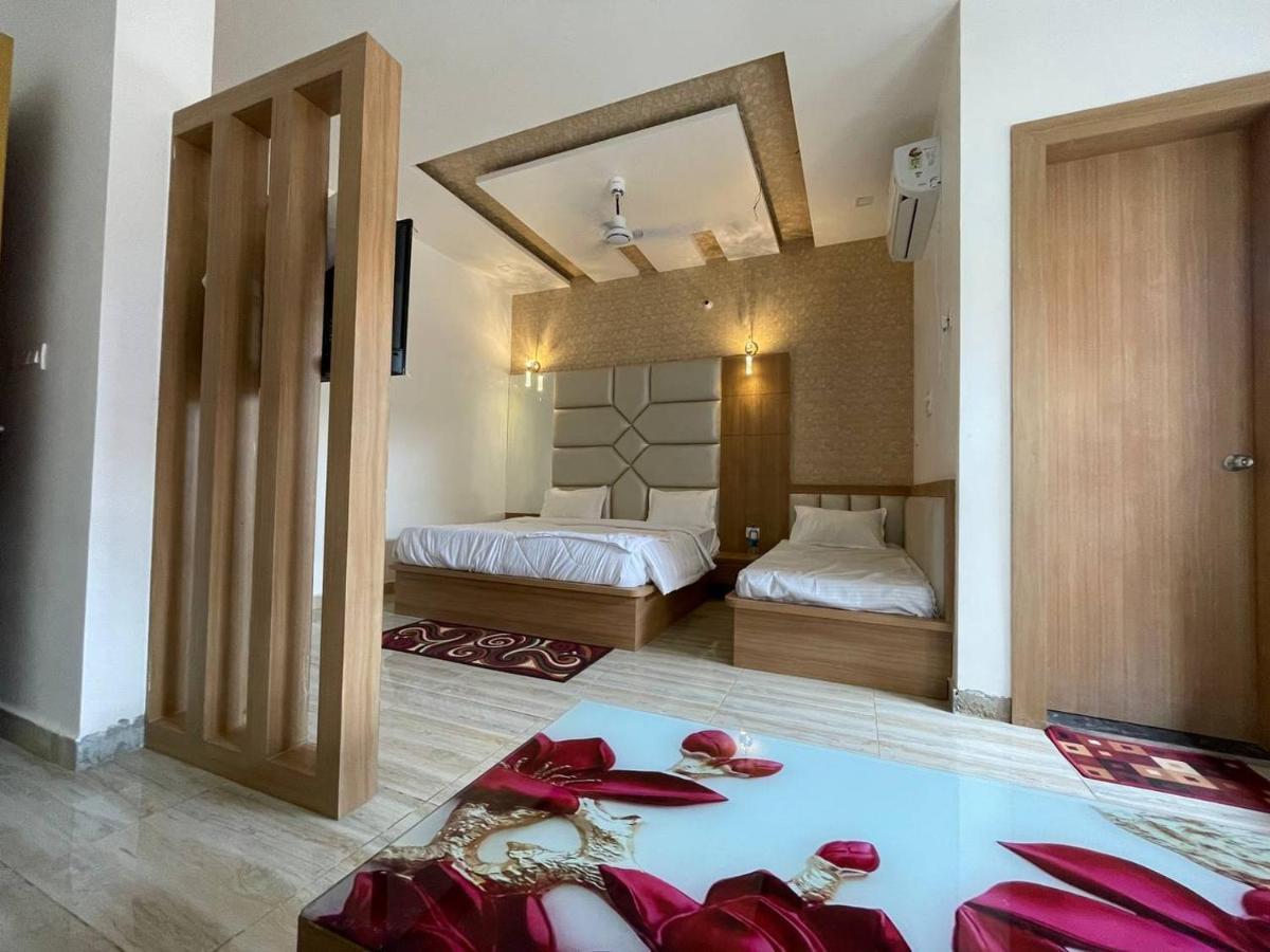 Hotel B P Emerald Mathura Zewnętrze zdjęcie